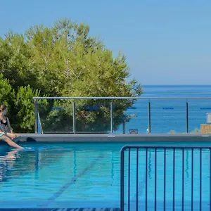 albatros-family-apartamentos.top-hotels-tarragona.com/